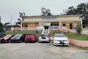 Klinik Desa Pulau Meranti image