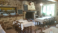 Atmosphère du Restaurant français Le Moulin de Chevillou à Saint-Gence - n°11