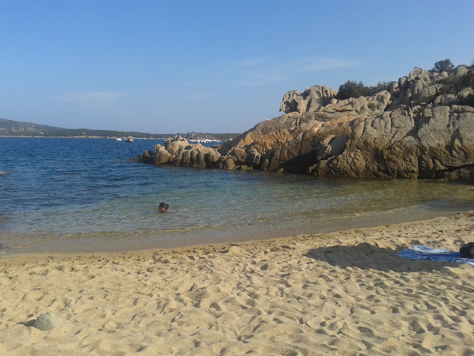 Photo of Cala Ginepro and the settlement