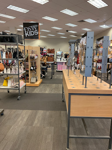 Shoe Store «DSW Designer Shoe Warehouse», reviews and photos, 16920 SW 72nd Ave, Tigard, OR 97224, USA