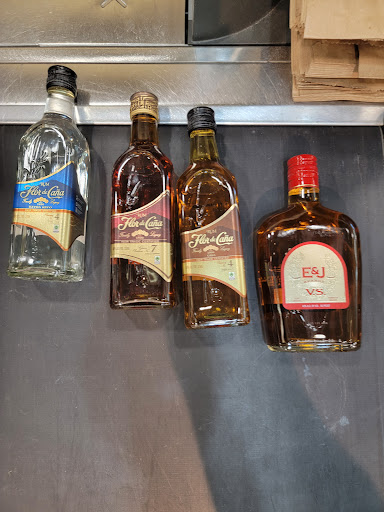 Wine Store «Total Wine & More», reviews and photos, 1670 E Camelback Rd, Phoenix, AZ 85016, USA