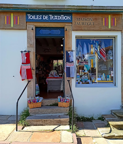 Magasin Maison Jauregui: Toiles de Tradition Sare