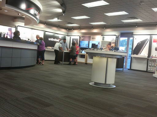 Cell Phone Store «Verizon», reviews and photos, 7720 W Broad St, Richmond, VA 23294, USA