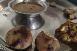 Daddu Desi Daal Baati image