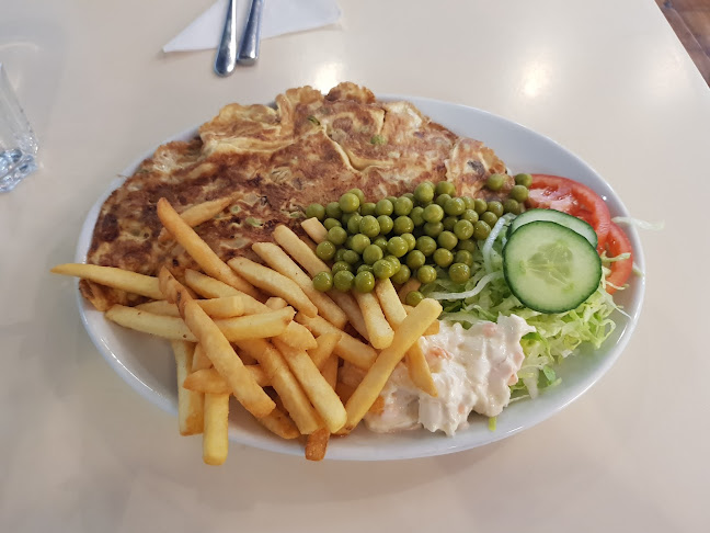 Reviews of Hallows Cafe and Restaurant in Bedford - Coffee shop