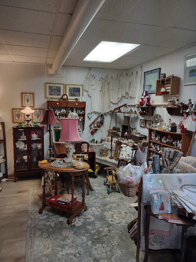 Uniontown Antiques and Collectibles image 8