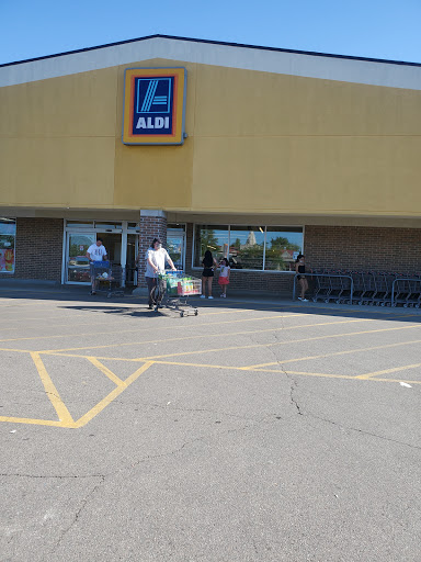 ALDI, 913 Irving Park Rd, Streamwood, IL 60107, USA, 