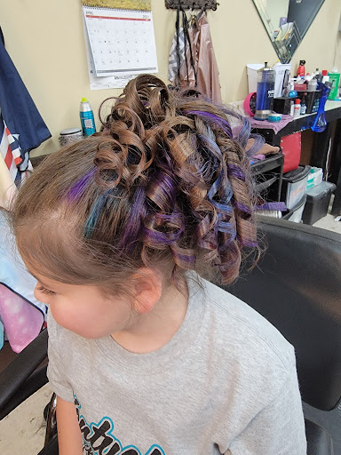 Beauty Salon «Top Notch Salon», reviews and photos, 92 Bluebird Ct, Lawrenceburg, KY 40342, USA