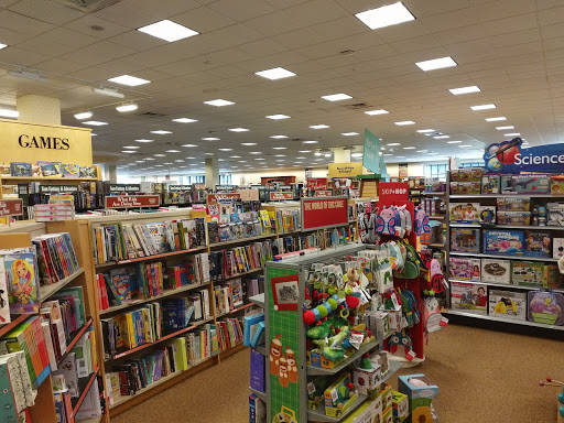 Book Store «Barnes & Noble», reviews and photos, 800 Settlers Ridge Center Dr, Pittsburgh, PA 15205, USA