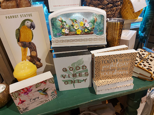 American Restaurant «Cracker Barrel Old Country Store», reviews and photos, 380 N Jacob Dr, Bloomington, IN 47404, USA