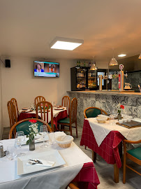 Atmosphère du Restaurant portugais CARAVELA GRILL à Port-Jérôme-sur-Seine - n°1