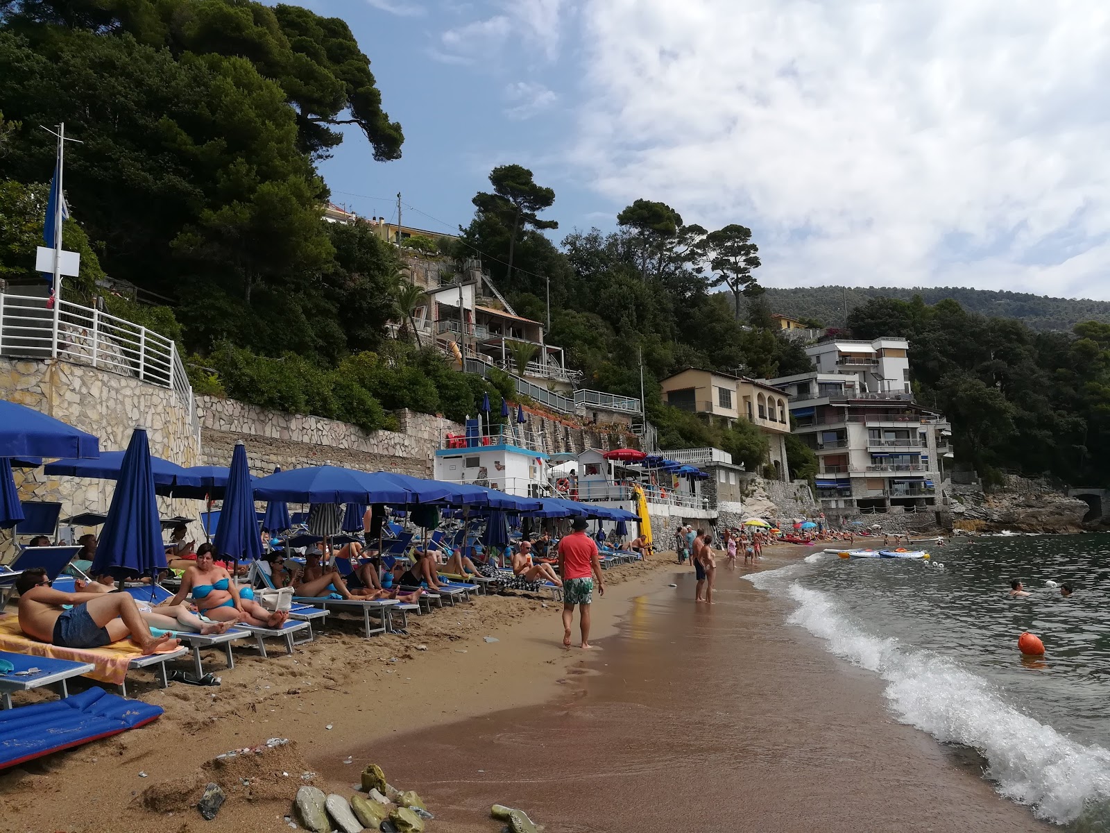 Valokuva Spiaggia Fiascherinoista. mukavuudet alueella