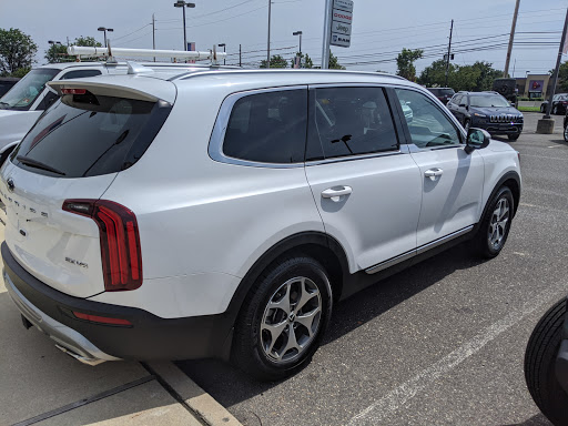 Car Dealer «Dodge Chrysler Jeep City», reviews and photos