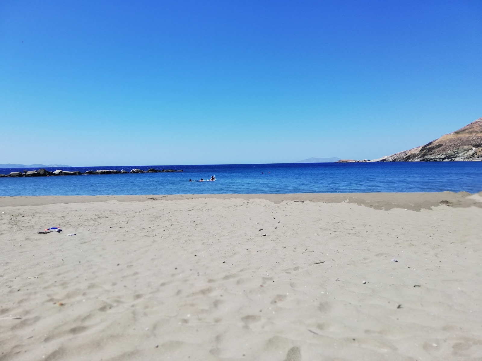 Paralia Isternion'in fotoğrafı ve yerleşim