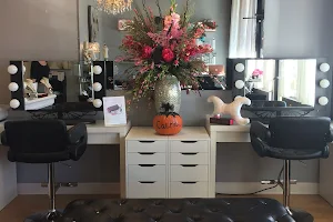 Calma Salon Beauty Boutique image