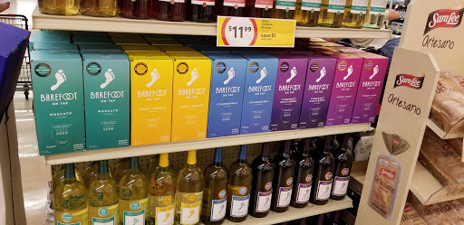 Grocery Store «Winn-Dixie», reviews and photos, 2519 McMullen Booth Rd #106, Clearwater, FL 33761, USA