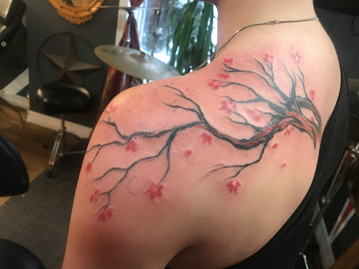 Tattoo Shop «Doc Rivers Electric Tattoo», reviews and photos, 66 1/2 Worrall Ave, Poughkeepsie, NY 12603, USA