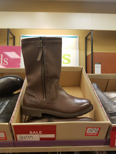 Shoe Store «Clarks Bostonian Outlet», reviews and photos, 30 Center Square, Hanover, PA 17331, USA