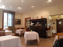 Atmosphère du Restaurant français Restaurant Emile Job à Montmerle-sur-Saône - n°6