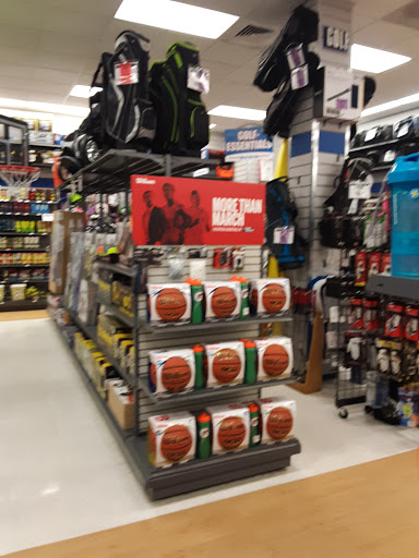 Sporting Goods Store «Big 5 Sporting Goods - Longview», reviews and photos, 600 Triangle Shopping Center #150, Longview, WA 98632, USA