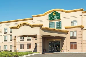 La Quinta Inn & Suites by Wyndham Kennewick image