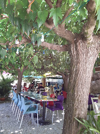 Atmosphère du Restaurant Les Clauzes à Saint-Laurent-le-Minier - n°1