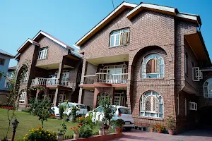 Taha Inn Home Comfort - Best Stay in Srinagar| Best Homestay Place Near Dal Lake in Srinagar image