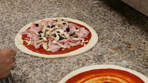 Photo n°38 de Restaurant Pizzeria IL VESUVIO à Clonas-sur-Varèze ()