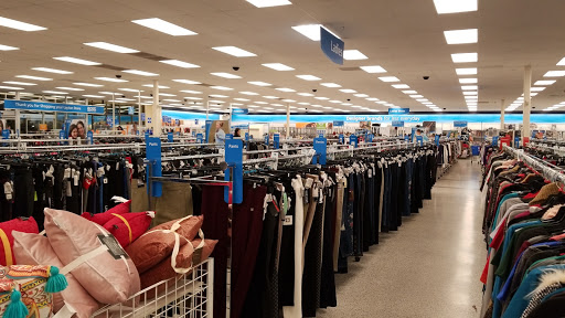 Clothing Store «Ross Dress for Less», reviews and photos, 2151 N Harris Blvd, Layton, UT 84041, USA