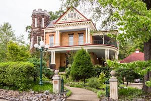 1890 Williams House Bed & Breakfast image