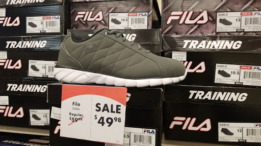 Shoe Store «Shoe Carnival», reviews and photos, 5530 E 82nd St, Castleton, IN 46250, USA