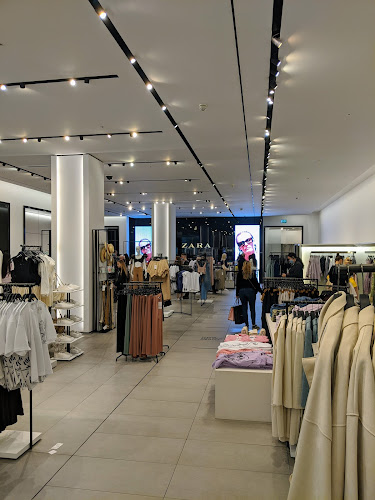 Reviews of Zara in Manchester - Clothing store