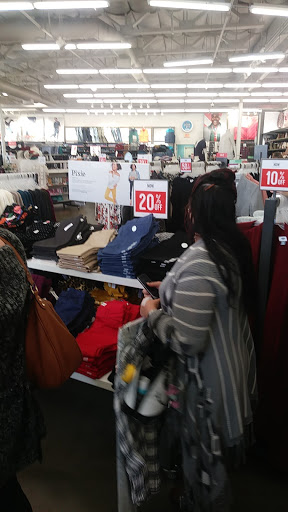 Clothing Store «Old Navy», reviews and photos, 228 Vintage Way, Novato, CA 94945, USA