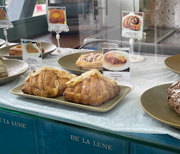 Anna café & De la lune photo