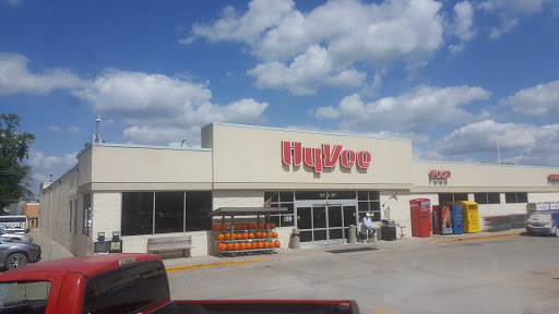 Supermarket «Hy-Vee», reviews and photos, 1617 E 9th St, Trenton, MO 64683, USA