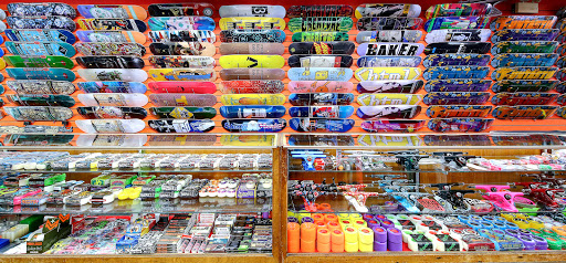Skateboard Shop «Funtastik Skate and Snowboard Shop», reviews and photos, 18 W Main St, Mechanicsburg, PA 17055, USA