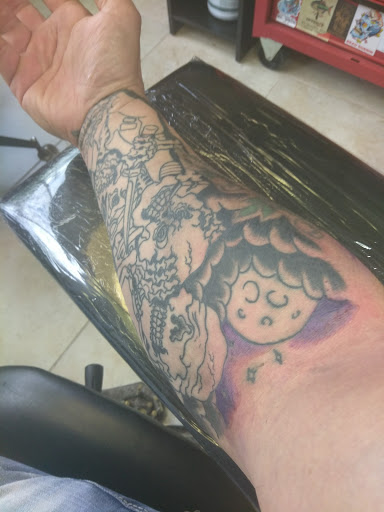 Tattoo Shop «Sacred Ink Tattoo», reviews and photos, 2707 E Court St, Flint, MI 48503, USA