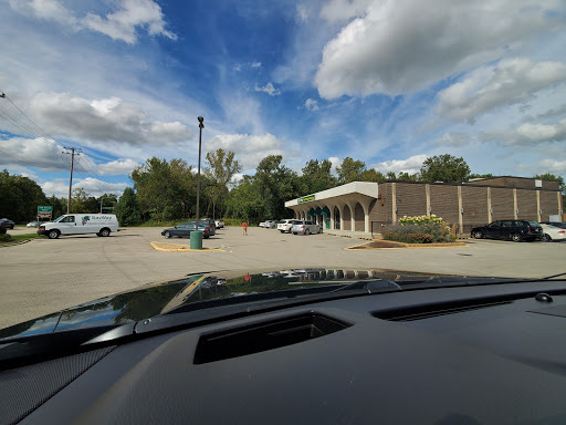 Liquor Store «Savway Liquors», reviews and photos, 3821 York Rd, Oak Brook, IL 60523, USA