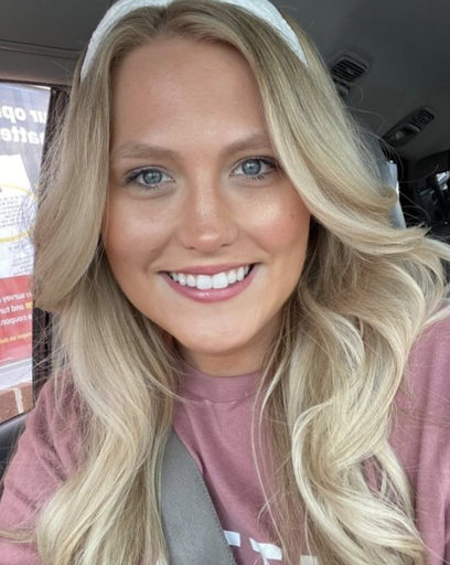 Beauty Salon «Hollywood Blonde Salon», reviews and photos, 140 N Kingshighway St, St Charles, MO 63301, USA