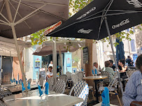 Atmosphère du Restaurant de fruits de mer l’écailler du panier à Marseille - n°8