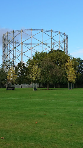 Reviews of Victoria Recreation Ground in London - Parking garage