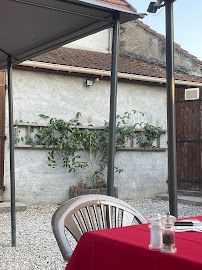 Atmosphère du Restaurant français L'Étape des Gourmets à Châtel-Censoir - n°4
