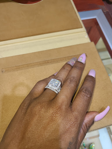 Jewelry Store «Benchmark Jewelers - Town East Mall», reviews and photos, 1162 Town East Mall, Mesquite, TX 75150, USA