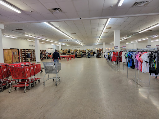 Thrift Store «The Salvation Army Family Store & Donation Center», reviews and photos, 26065 Greenfield Rd, Southfield, MI 48076, USA