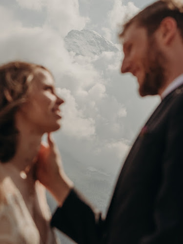 Elopement Photography by Isabel Nao - Zürich