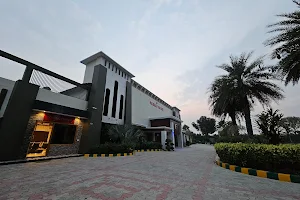Vickraj Palace image