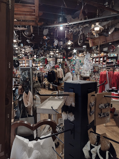 American Restaurant «Cracker Barrel Old Country Store», reviews and photos, 2003 Eatonton Rd, Madison, GA 30650, USA