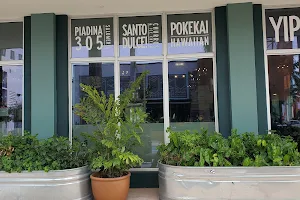 Pokekai Doral Yard image