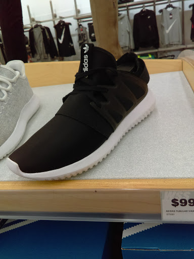 Shoe Store «WSS», reviews and photos, 1289 N Hacienda Blvd, La Puente, CA 91744, USA