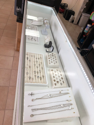 Pawn Shop «Royal Pawn», reviews and photos, 13180 Farm to Market Rd 529 G, Houston, TX 77041, USA